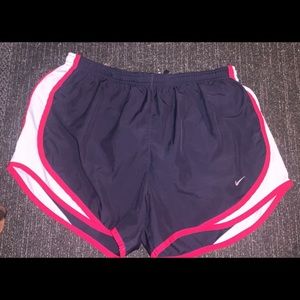 nike women’s shorts